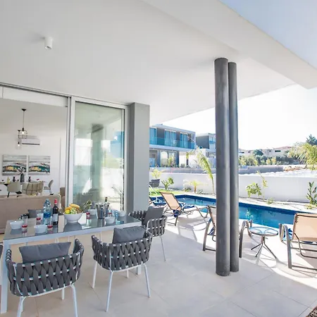 Hébergement de vacances 3 Schlafzimmer Mit Privatem Pool Im Zentrum
