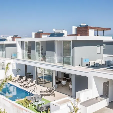 Hébergement de vacances 3 Schlafzimmer Mit Privatem Pool Im Zentrum *
