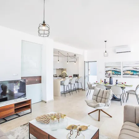 3 Schlafzimmer Mit Privatem Pool Im Zentrum * Protaras