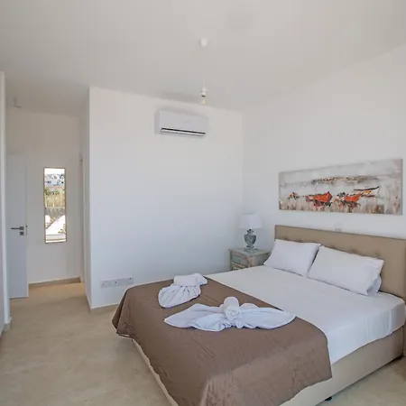 3 Schlafzimmer Mit Privatem Pool Im Zentrum Protaras